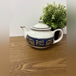Vintage | 80s Tetley Teapot